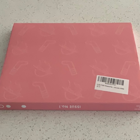 Ladies Dokutoku Fun Bunny crew socks set - Picture 6 of 7